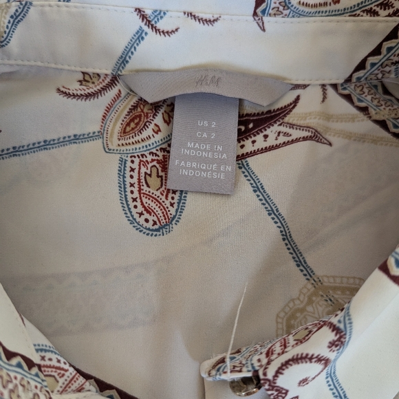 Vintage Inspired H&M Button Down Blouse SMALL Size 2 Paisley Chain Medallion - Picture 6 of 8